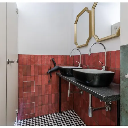 Elsa - 5 Minutes To Old Town *